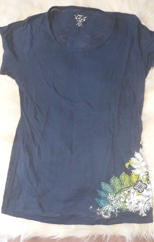 A Reebok tee - Picture 2 of 3